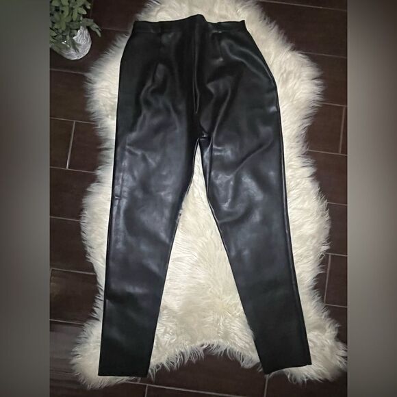 Pretty Little Thing black faux leather straight legged trousers Sz 10 - Picture 4 of 7